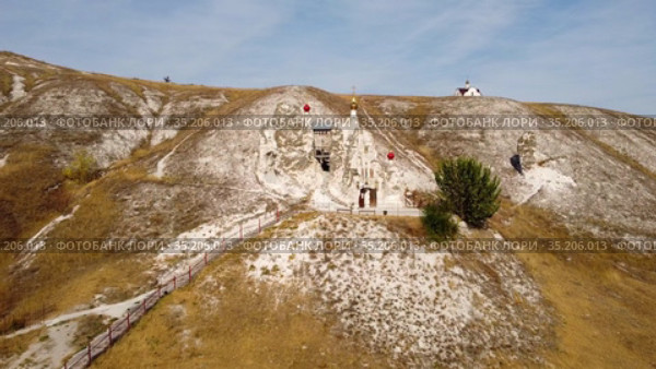 Костомаровский пещерный женский монастырь в Воронежской области (2020 год). Редакционное видео, видеограф Борис Заманский / Фотобанк Лори