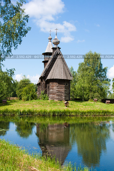 Кострома. Церковь Спаса Всемилостивого из с. Фоминское на речке Игуменка (2010 год). Редакционное фото, фотограф ElenArt / Фотобанк Лори