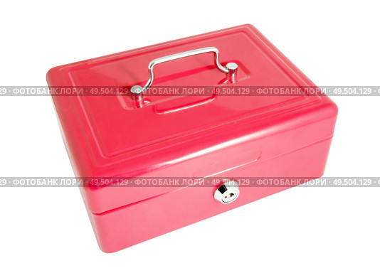 Красная металлическая коробка на белом фоне. The red box on a white background. Стоковое фото, фотограф Татьяна Д / Фотобанк Лори