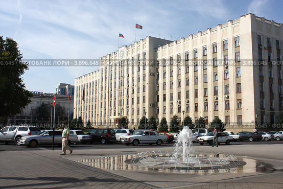 Краснодар. Здание администрации Краснодарского края (2012 год). Редакционное фото, фотограф Ольга Хлудова / Фотобанк Лори