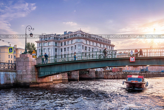 Краснофлотский мост, река Мойка, Санкт-Петербург. Редакционное фото, фотограф Baturina Yuliya / Фотобанк Лори