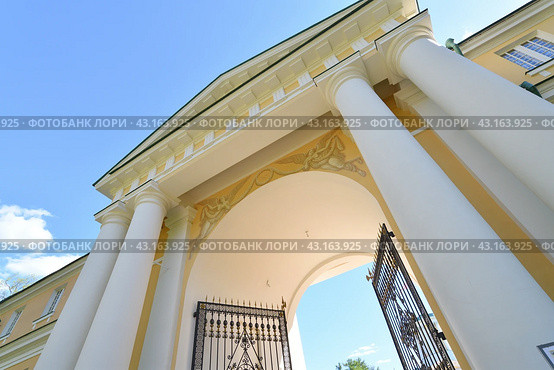 Krasnogorsk, Russia - 1 May. 2024. The Grand Palace in Arkhangelskoye Estate Museum. Редакционное фото, фотограф Володина Ольга / Фотобанк Лори