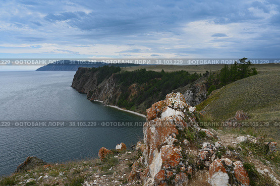 Красные камни. Стоковое фото, фотограф Екатерина Шихова / Фотобанк Лори