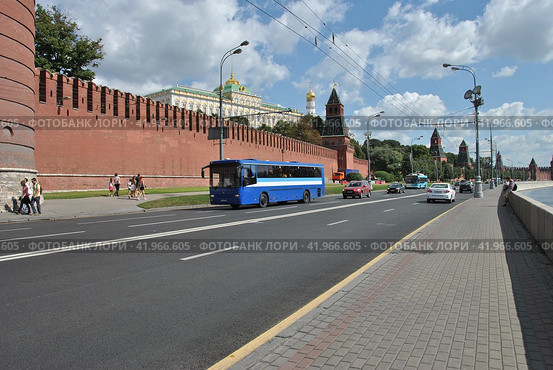 Кремлевская набережная. Москва (2014 год). Редакционное фото, фотограф lana1501 / Фотобанк Лори