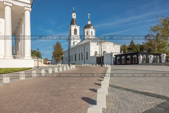 Крестильная церковь в честь Казанской иконы Божией Матери в городе Арзамасе Нижегородской области (2024 год). Стоковое фото, фотограф Юрий Шурчков / Фотобанк Лори