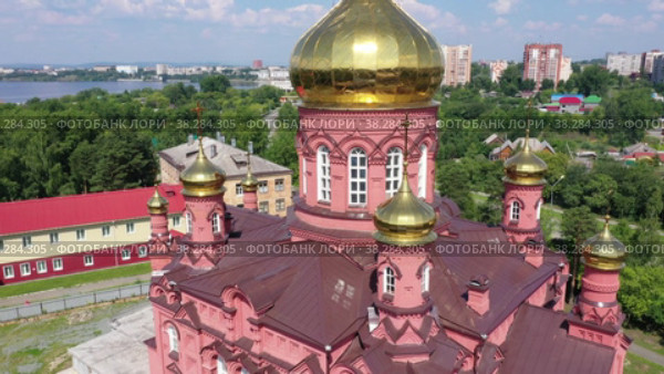 Крестовоздвиженский Собор и Скорбященская церковь. Скорбященский женский монастырь. Город Нижний Тагил. Россия. Стоковое видео, видеограф Евгений Ткачёв / Фотобанк Лори
