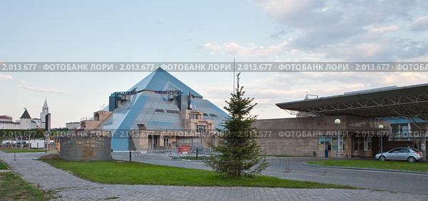 КРК "Пирамида", Казань (2010 год). Редакционное фото, фотограф Иван Сазыкин / Фотобанк Лори