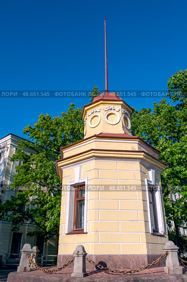 Kronstadt Footstick - a footstick for measuring the height of the Baltic Sea level, installed at the mouth of the Blue Bridge over the Obvodnyi Wire Canal in Kronstadt. 1840 year of creation. Стоковое фото, фотограф Оксана Медведева / Фотобанк Лори