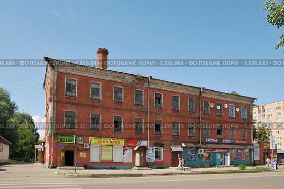 Крутовские казармы. Город Орехово-Зуево. Московская область (2011 год). Редакционное фото, фотограф stargal / Фотобанк Лори