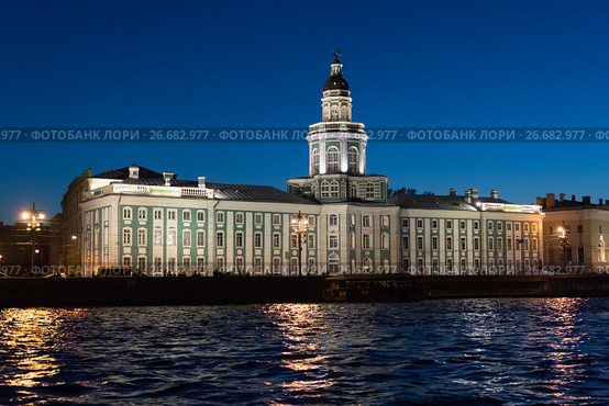 Kunstkammer on the banks of Neva River in St. Petersburg, Russia (2017 год). Редакционное фото, фотограф Володина Ольга / Фотобанк Лори