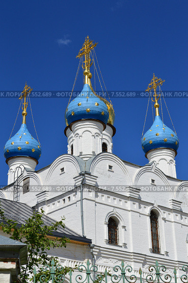 Купола Георгиевской церкви в Дедовске Московской области (2015 год). Стоковое фото, фотограф lana1501 / Фотобанк Лори