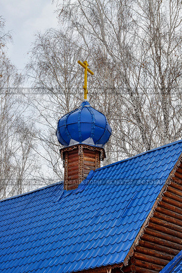 Купола церкви Казанской иконы Божией Матери. Село Исетское Тюменской области (2018 год). Стоковое фото, фотограф Александр Тараканов / Фотобанк Лори