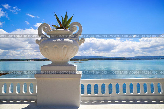 La Toja island Toxa beach flower pot in Pontevedra Galicia Spain. Стоковое фото, агентство Ingram Publishing / Фотобанк Лори