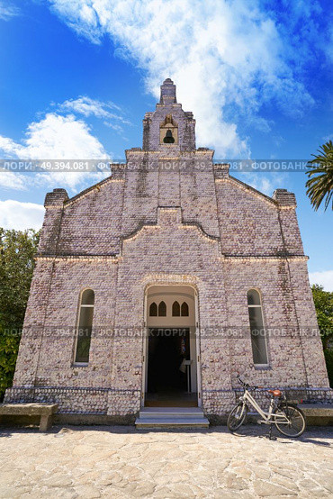 La toja island Toxa Chapel made of sea shells in Pontevedra Galicia Spain. Стоковое фото, агентство Ingram Publishing / Фотобанк Лори