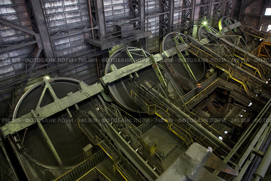 Лебединский ГОК, цех окомкования (2008 год). Редакционное фото, фотограф Андрей Константинов / Фотобанк Лори