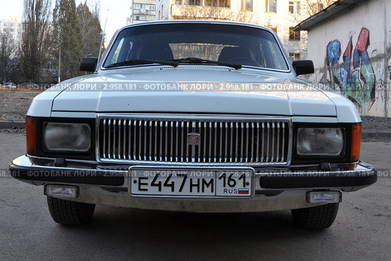 Легковой автомобиль ГАЗ-3102 (2011 год). Редакционное фото, фотограф Олег Пчелов / Фотобанк Лори