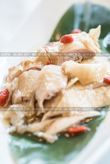 liquor hainanese chicken cold dish, groumet chinese cuisine. Стоковое фото, агентство Ingram Publishing / Фотобанк Лори