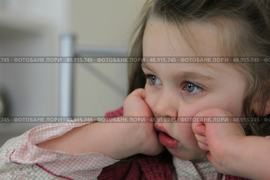 Little girl with glassy eyes. Стоковое фото, агентство Ingram Publishing / Фотобанк Лори