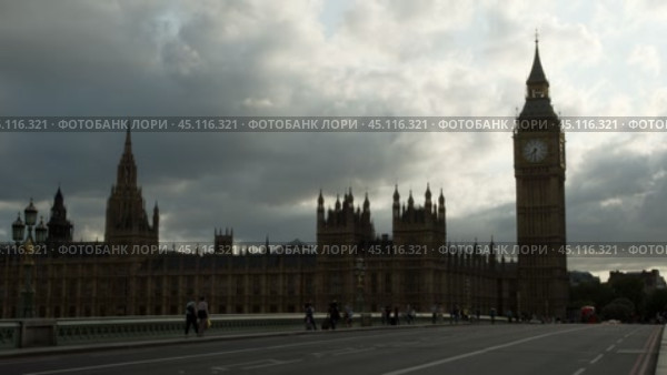 London landmark - The Palace of Westminster, captured at sunset. Лондонская достопримечательность - Вестминстерский дворец, снятый на закате. Редакционное видео, видеограф Валерий Тесаков / Фотобанк Лори