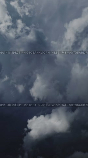 Lot of lightning during a thunderstorm. Стоковое видео, видеограф Михаил Коханчиков / Фотобанк Лори
