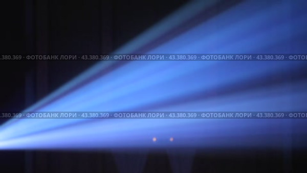 Лучи проектора в кинотеатре 2. Стоковое видео, видеограф Dmit333 / Фотобанк Лори