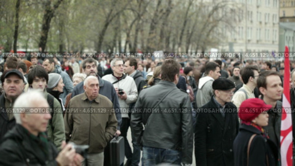 Люди на протестном шествии (2013 год). Редакционное видео, видеограф Данил Руденко / Фотобанк Лори