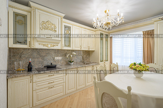 Luxury modern neoclassic beige kitchen interior. Стоковое фото, фотограф Сергей Старуш / Фотобанк Лори