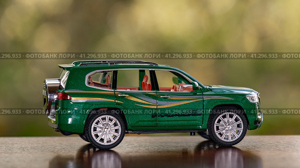 Макет авто.Land Cruiser (2023 год). Редакционное фото, фотограф Vladimir Ivanov / Фотобанк Лори