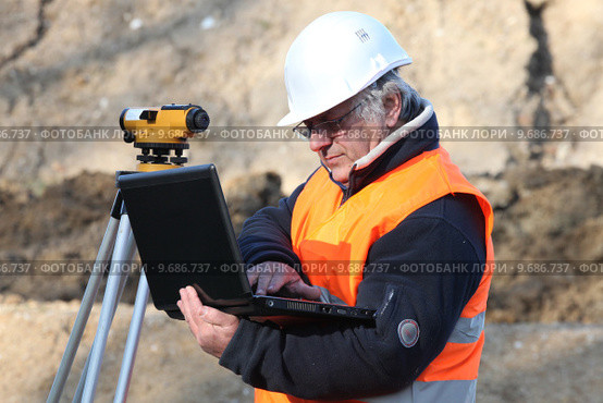 Man conducting a survey. Стоковое фото, фотограф Phovoi R. / PantherMedia / Фотобанк Лори