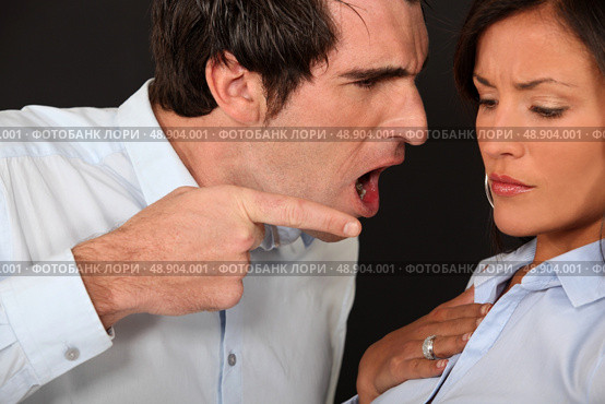 Man extremely angry at girlfriend. Стоковое фото, агентство Ingram Publishing / Фотобанк Лори