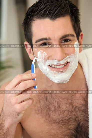 Man shaving. Стоковое фото, агентство Ingram Publishing / Фотобанк Лори