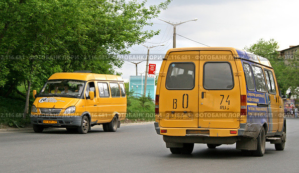 Маршрутные такси (2009 год). Редакционное фото, фотограф Art Konovalov / Фотобанк Лори