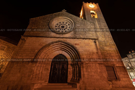 Matriz Church in Ponte de Lima. Night view of Matriz Church in Ponte de Lima, small town in historical Minho Province, Portugal. Стоковое фото, агентство Ingram Publishing / Фотобанк Лори