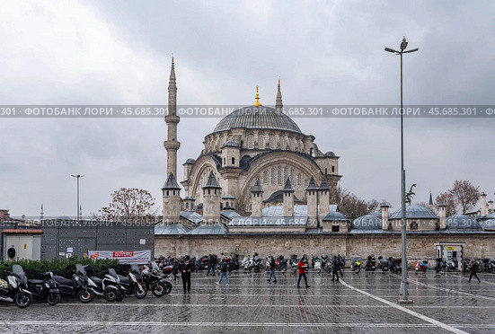 Мечеть Нуруосмание, город Стамбул, Турция (2020 год). Редакционное фото, фотограф Господин Никто / Фотобанк Лори