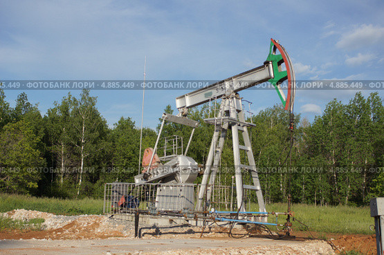 Мехатронная нефтекачалка (2013 год). Редакционное фото, фотограф Горина Ирина / Фотобанк Лори