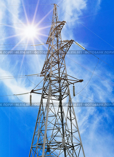 Металлическая опора высоковольтной линии электропередачи. Electric tower high voltage post. Стоковое фото, фотограф Татьяна Д / Фотобанк Лори