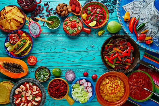 Mexican food mix copyspace frame colorful background Mexico. Стоковое фото, агентство Ingram Publishing / Фотобанк Лори