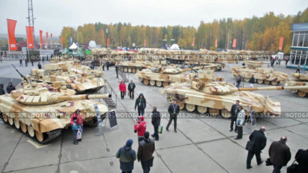 Международная выставка вооружения, военной техники и боеприпасов RAE-2013, г. Нижний Тагил, образцы бронированной военной техники (2014 год). Редакционное видео, видеограф Игорь Долгов / Фотобанк Лори