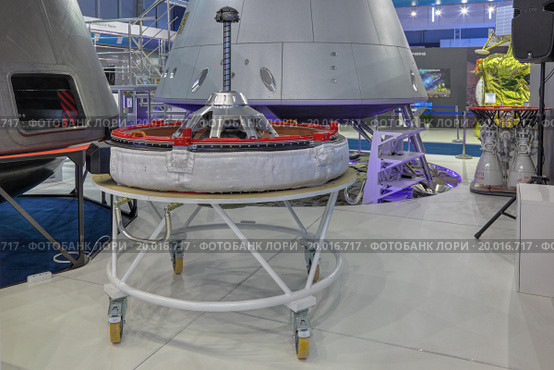 Международный авиационно-космический салон МАКС-2015. Стенд РКК Энергия, агрегат стыковочный активный перспективного транспортного корабля. Редакционное фото, фотограф Игорь Долгов / Фотобанк Лори