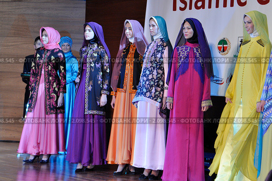 Международный конкурс мусульманской моды “Islamic Clothes”. Казань 2010. Редакционное фото, фотограф Татьяна Ильина / Фотобанк Лори