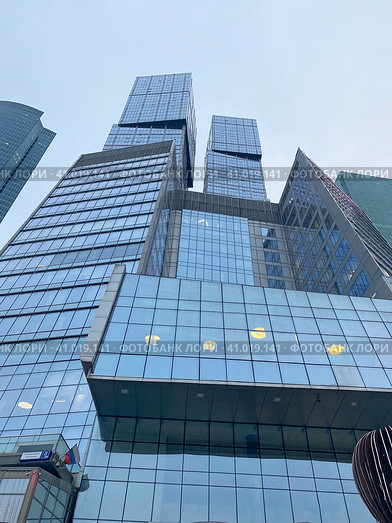 МФК "Город столиц". Башни "Москва" и "Санкт-Петербург", Москва-Сити (2023 год). Редакционное фото, фотограф Мария Кылосова / Фотобанк Лори