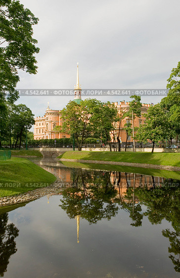 Михайловский (Инженерный) замок. Санкт-Петербург (2012 год). Редакционное фото, фотограф Александр Щепин / Фотобанк Лори