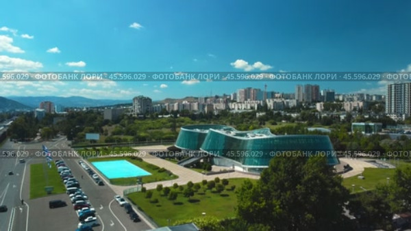Modern Glass Building of the Ministry of Internal Affairs, Tbilisi, Georgia - Symbol of Transparency and Innovation. Стоковое видео, видеограф Поскребышев Михаил / Фотобанк Лори