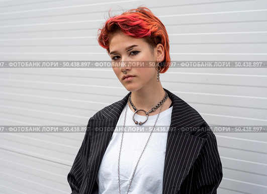 modern redhead non binary person. Стоковое фото, агентство Ingram Publishing / Фотобанк Лори