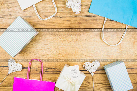 mom i love you words present box near paper packets ornamental hearts wands. Стоковое фото, агентство Ingram Publishing / Фотобанк Лори