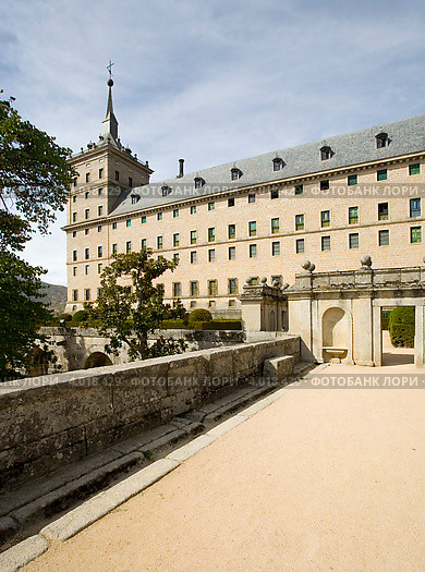 Монастырь Сан Лоренсо де Эль Эскориал в Испании. San Lorenzo de El Escorial (2012 год). Стоковое фото, фотограф Владимир Чинин / Фотобанк Лори