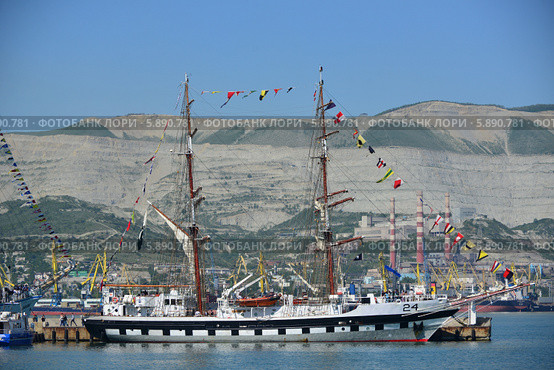 Морская регата SCF Black Sea Tall Ships Regatta 2014, бриг Ran Haward (Пакистан), город-герой Новороссийск. Редакционное фото, фотограф Игорь Архипов / Фотобанк Лори