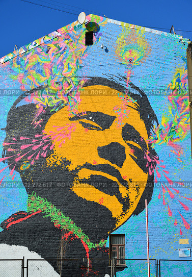 Moscow, Russia - March 14, 2016. Graffiti on facade of residential building at street Mashkov. Редакционная иллюстрация, иллюстратор Володина Ольга / Фотобанк Лори