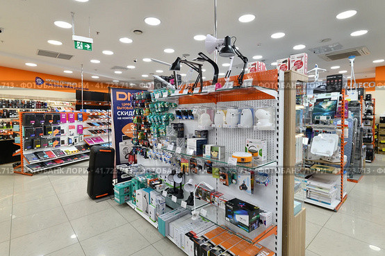 Moscow, Russia - Nov 11. 2023. DNS network store selling household appliances in Iridium shopping center in Zelenograd. Редакционное фото, фотограф Володина Ольга / Фотобанк Лори