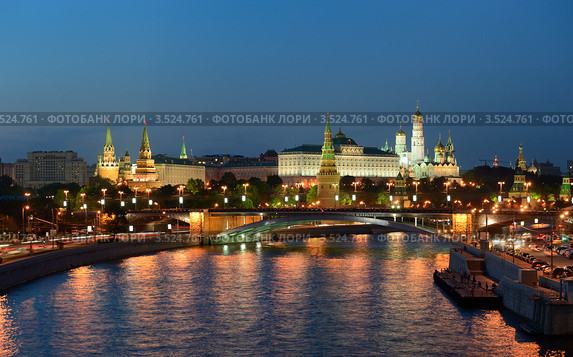 Московский Кремль вечером (2012 год). Стоковое фото, фотограф Алексей Голованов / Фотобанк Лори